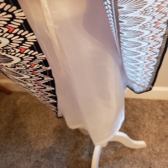 Beautiful Liz Claiborne dreas - Picture 11 of 14